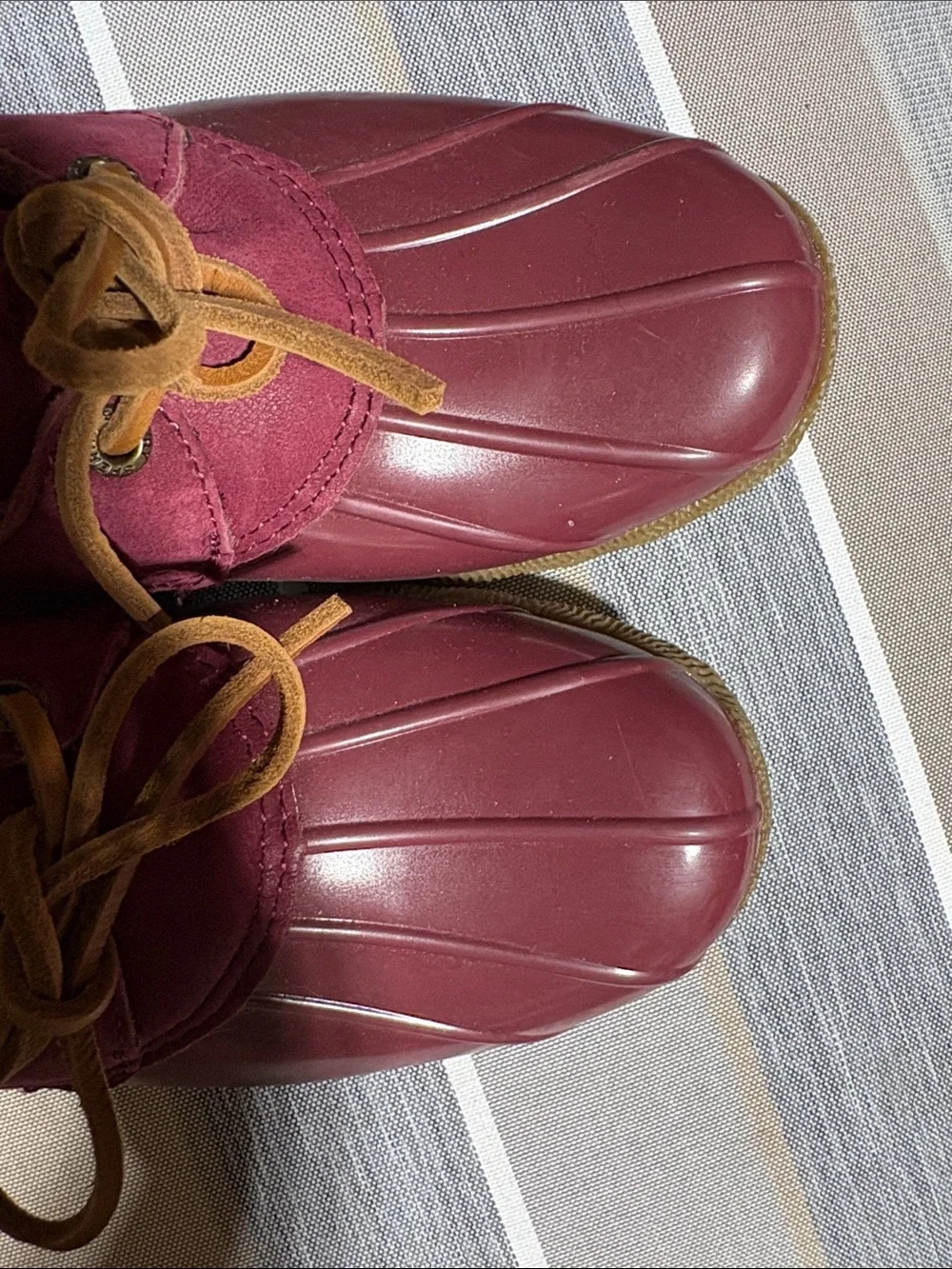 Sperry Women's Maroon Lace-Up Duck Boots with Tan Laces